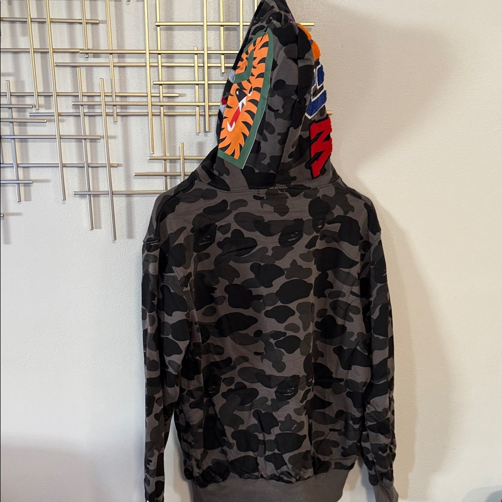 Men Camouflage Shark Hoodie A Bathing Ape Size XL full zip hoodie Word Wone Mad
